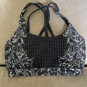 Lululemon sports bra